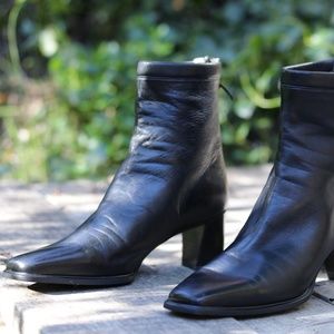 Stuart Weitzman Low Black Leather Boots sz 7
